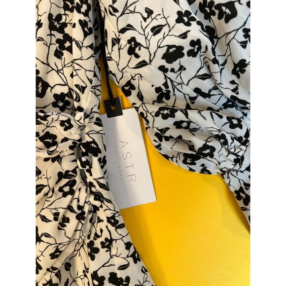 ASTR Floral Ditsy Blouse Top Womens XS Ivory Black Button Front Long Sleeve NWT - Picture 7 of 12